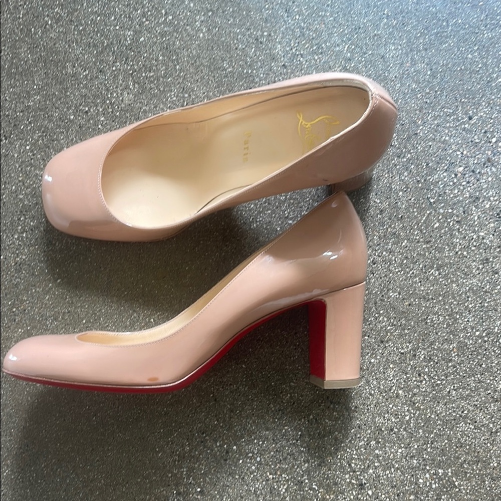 Christian Louboutin Women's Nude Pumps sz 38 1/2 - Picture 5 of 7